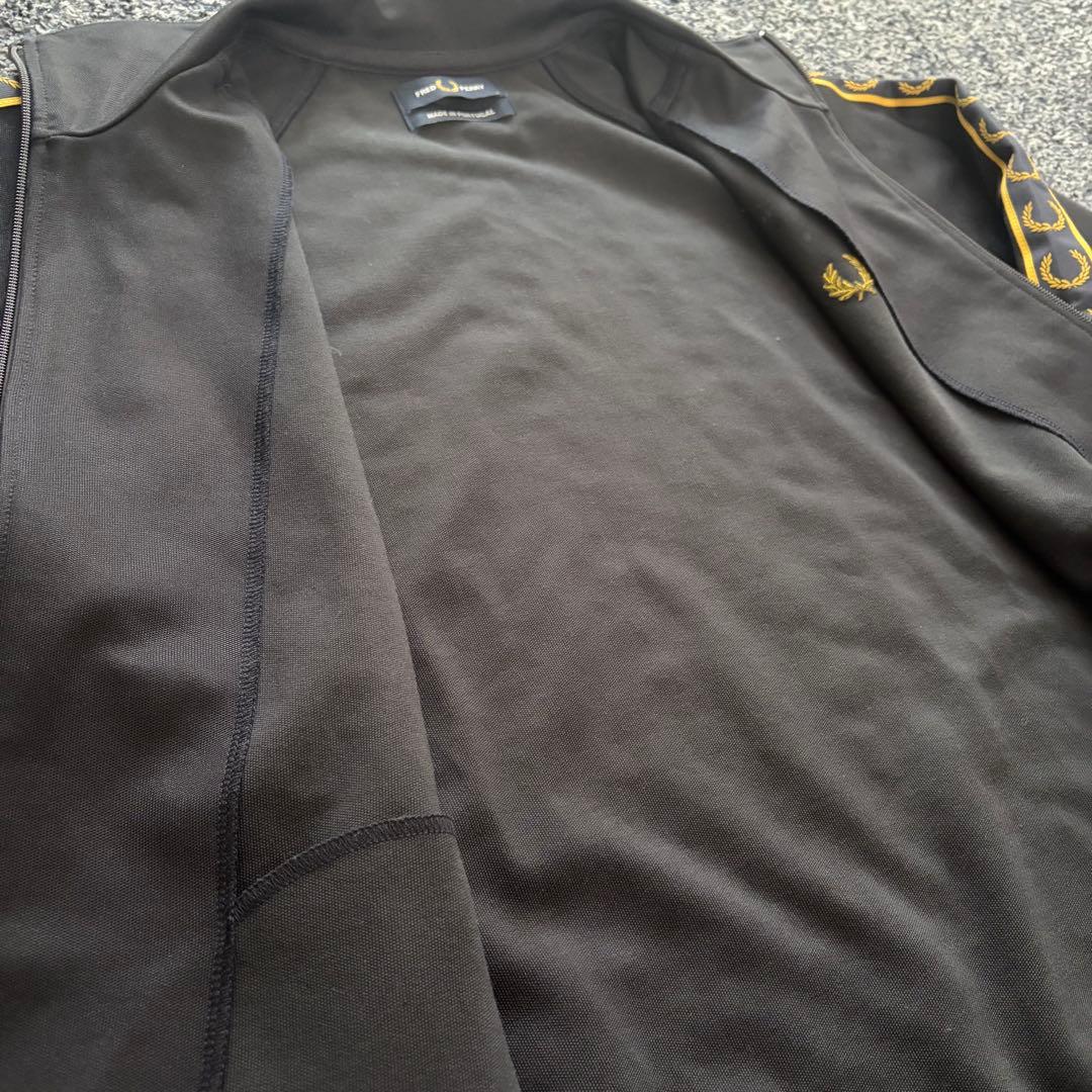 【美品】フレッドペリー　トラックジャケット　ブルゾン　ジャージ　ブラック　L