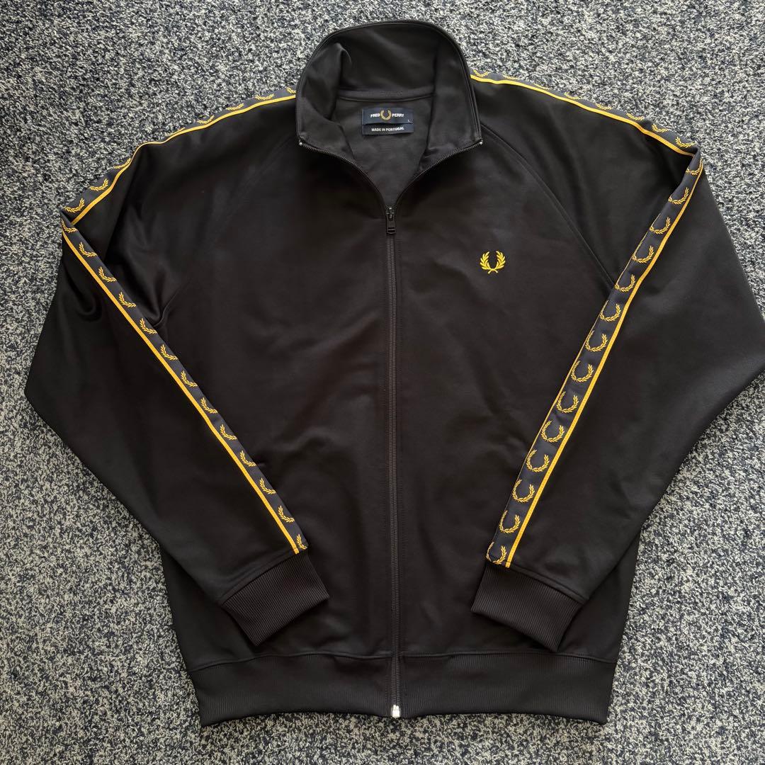 【美品】フレッドペリー　トラックジャケット　ブルゾン　ジャージ　ブラック　L