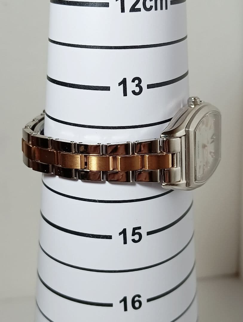 SEIKO　ルキア　SSVW117 ソーラー電波時計 白蝶貝文字盤　レディース