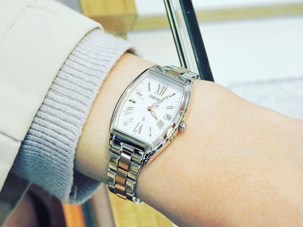 SEIKO　ルキア　SSVW117 ソーラー電波時計 白蝶貝文字盤　レディース