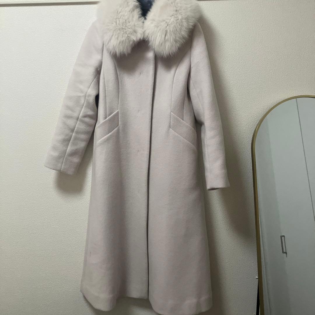 ストロベリーフィールズ　フォックスファー付きピンクベージュメルトンロングコート