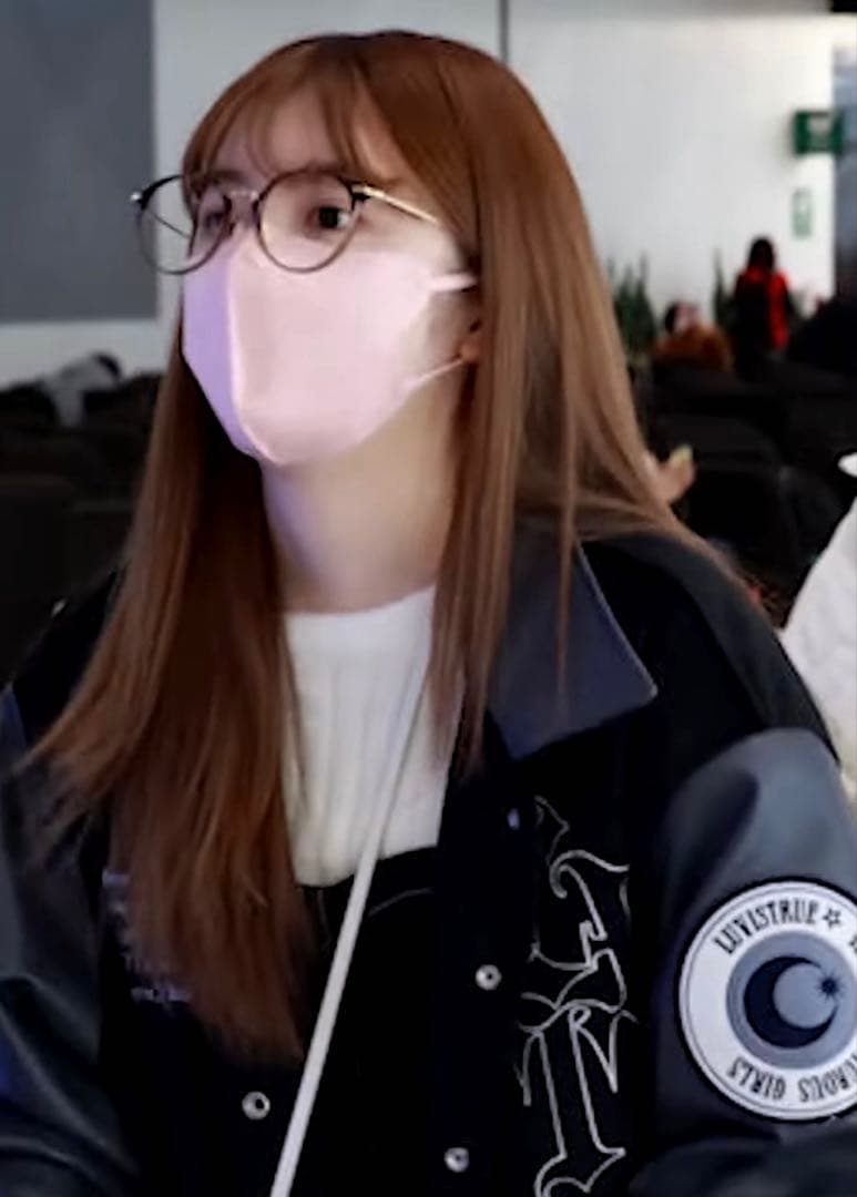 【美品★韓国】 LUV IS TRUE バーシティジャケット ネイビー