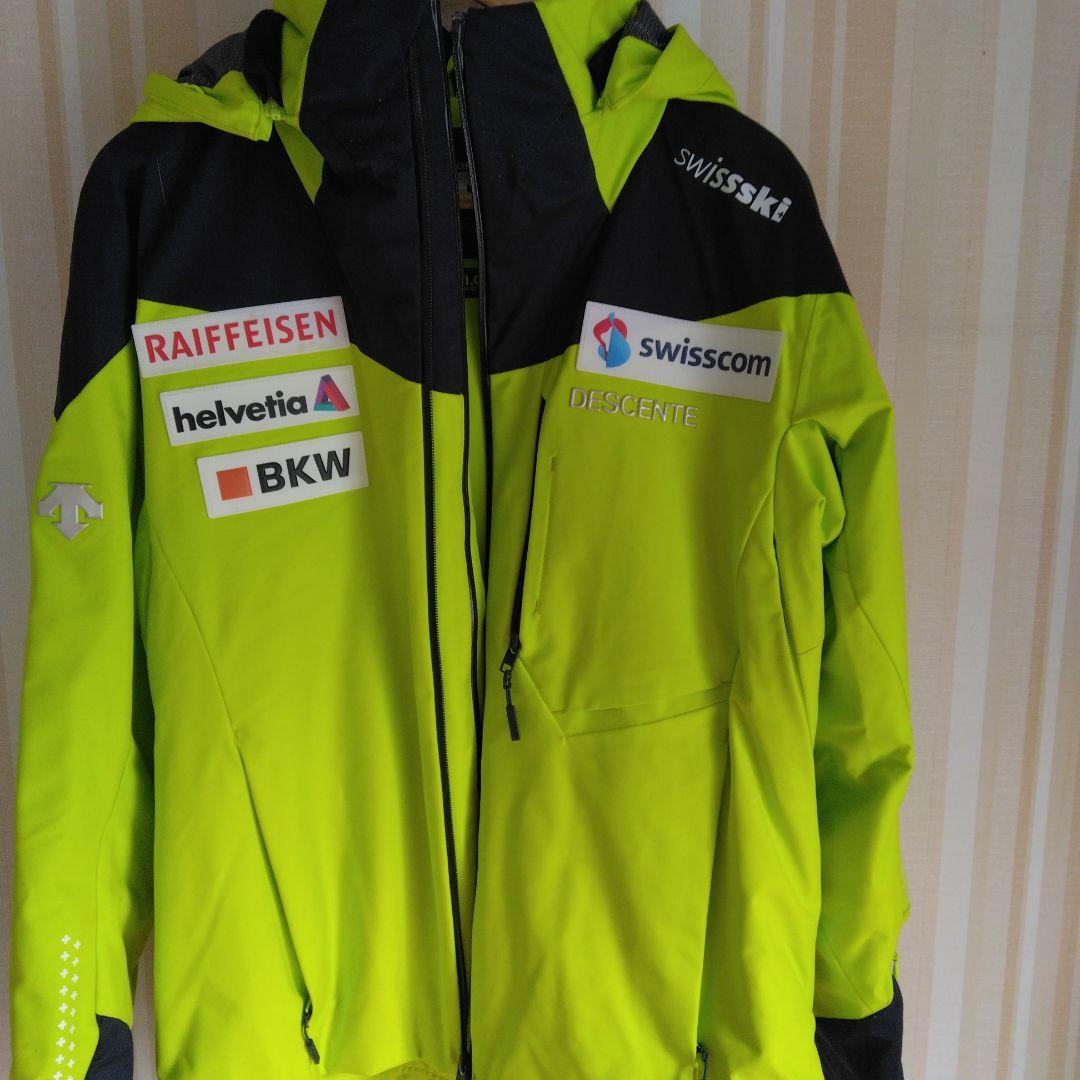 DESCENTE スキーウェアとズボン swisscomスイスナショナルモデル