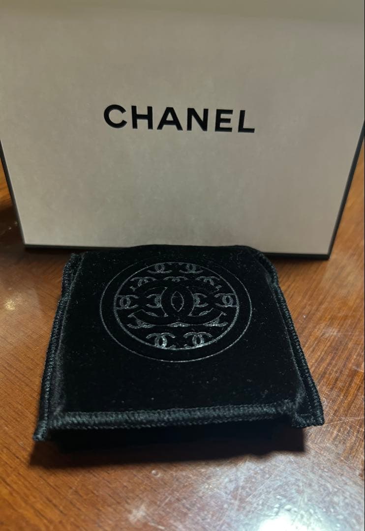 ❗️新品❗️CHANEL レキャトルオンブルブトン 239 限定品