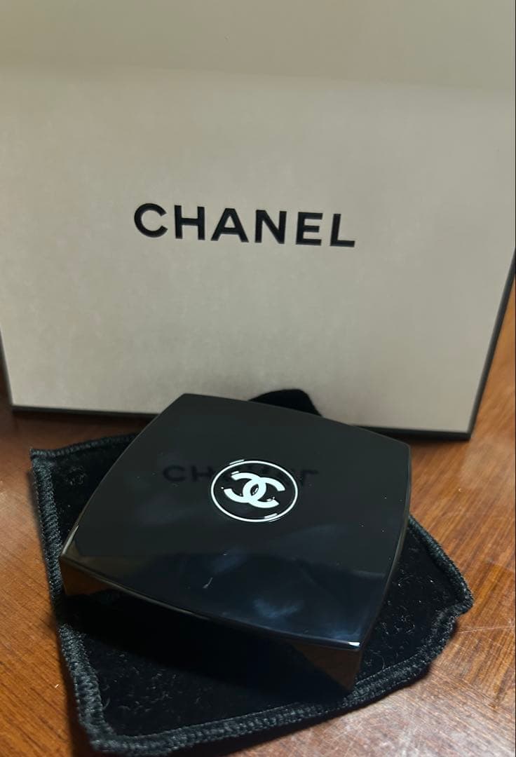 ❗️新品❗️CHANEL レキャトルオンブルブトン 239 限定品