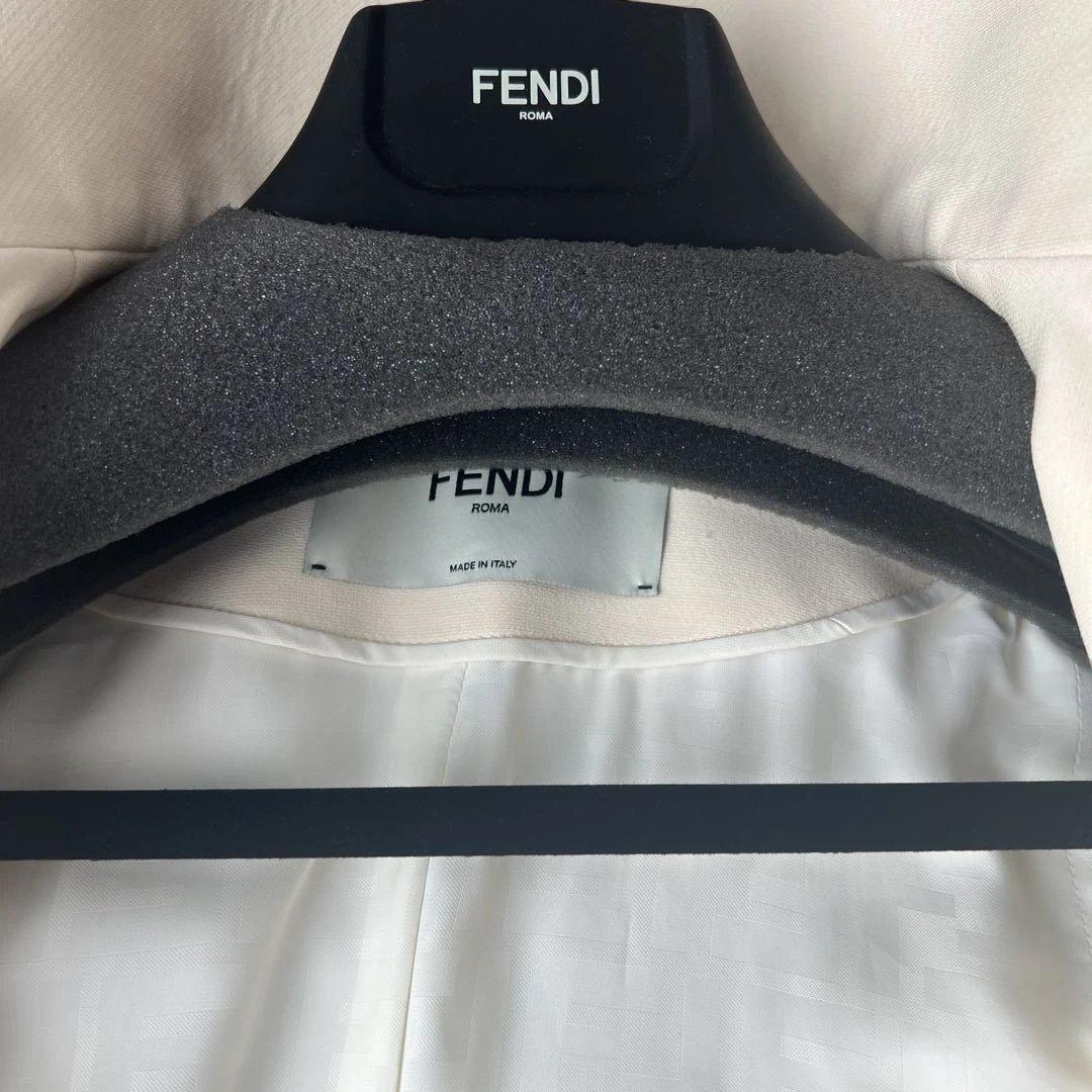 確約済み　FENDI ケープコート