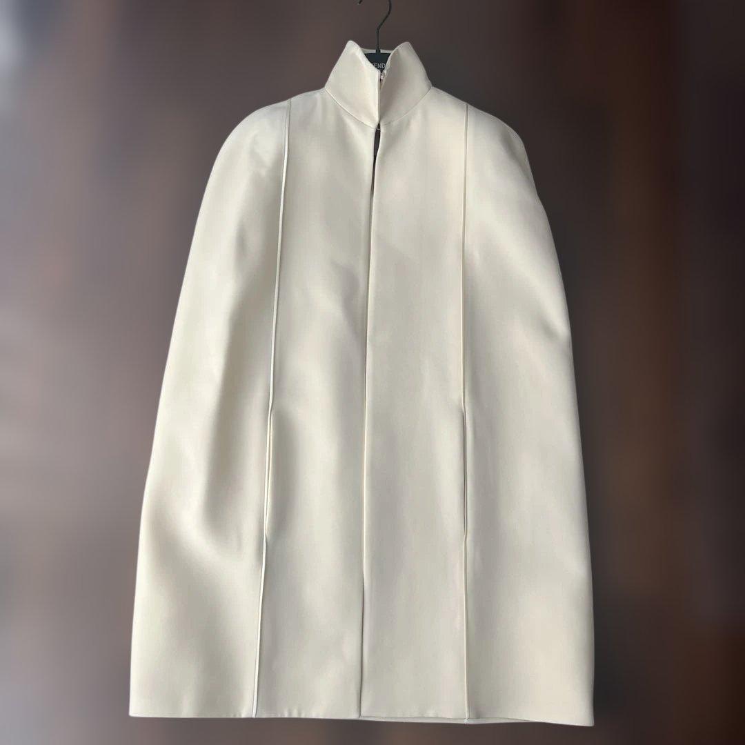 確約済み　FENDI ケープコート