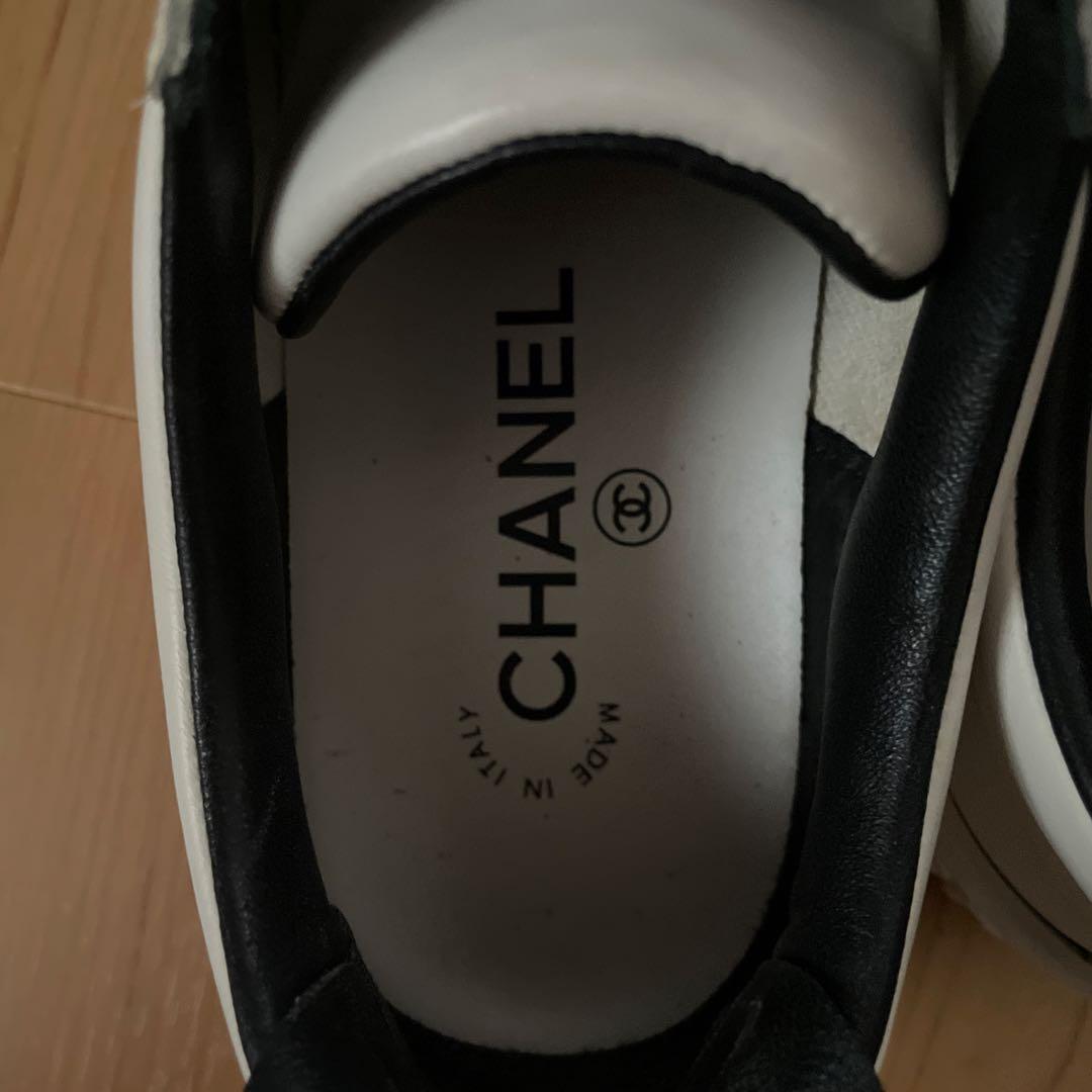 CHANEL ロゴ入りホワイトスニーカー　23cm