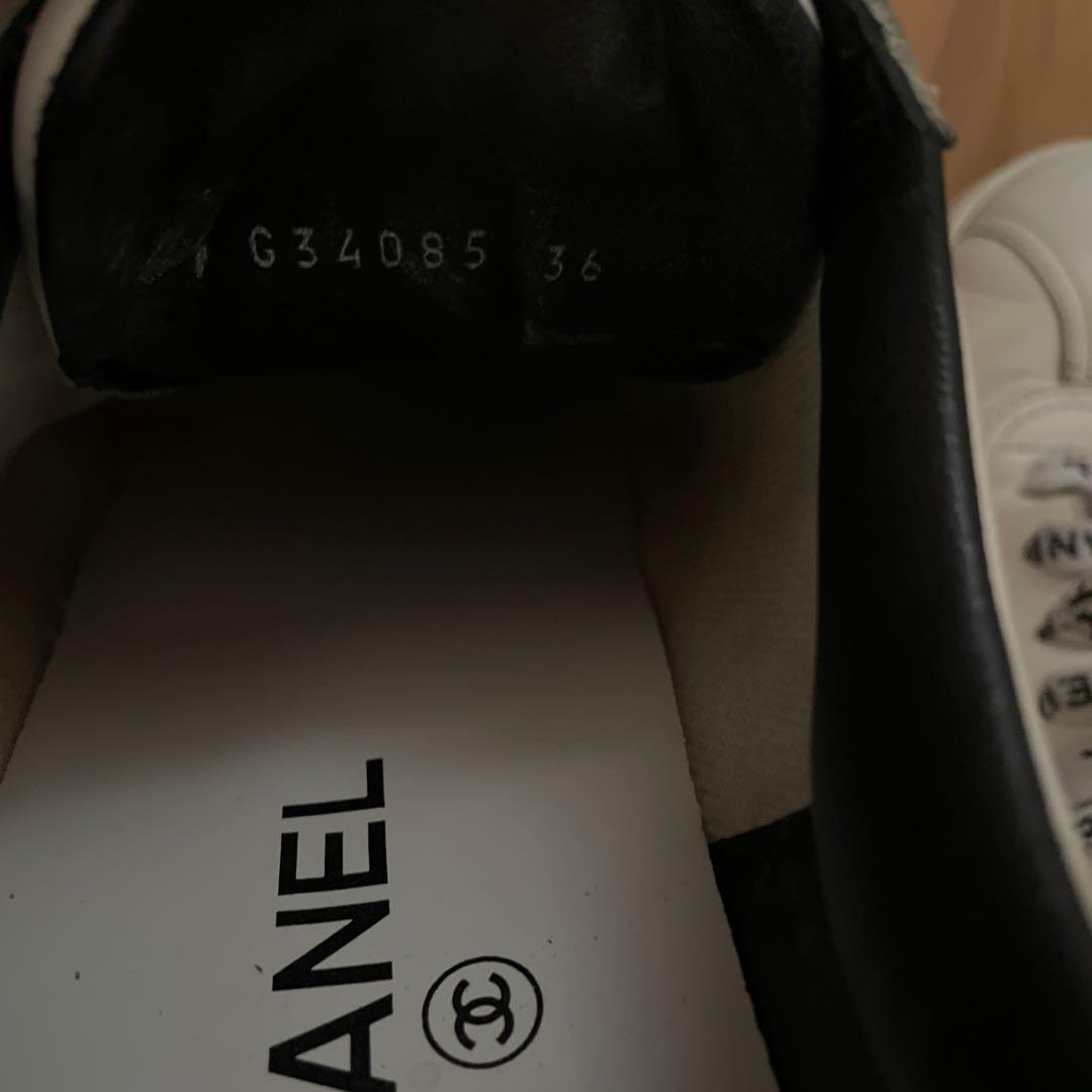 CHANEL ロゴ入りホワイトスニーカー　23cm