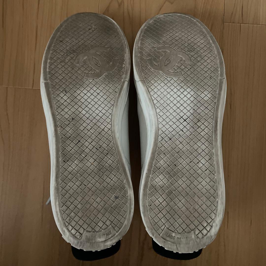 CHANEL ロゴ入りホワイトスニーカー　23cm