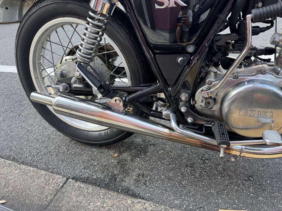 こーらい SR400 FI Peyton Place スリップオンマフラー