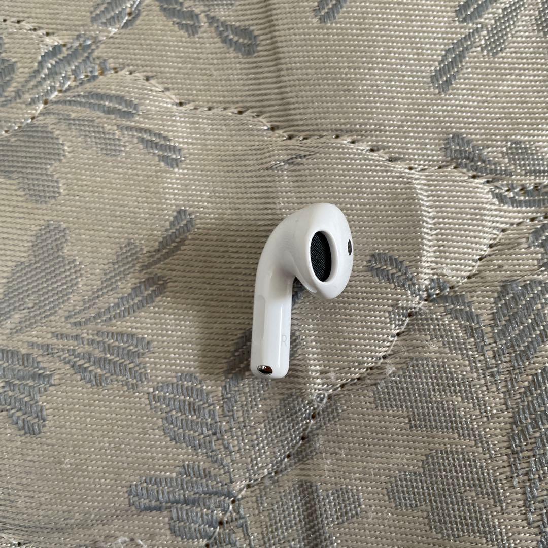 AirPods4本体 ホワイト