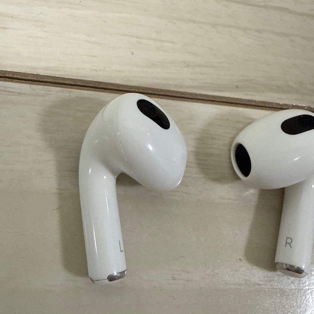 Apple AirPods 第3世代 充電ケース付き MPNY3J/A