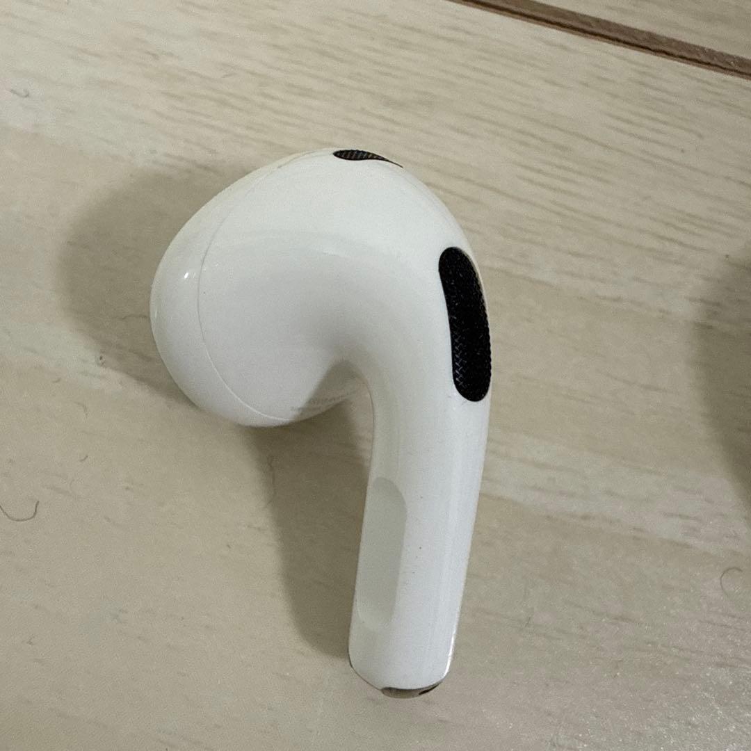 Apple AirPods 第3世代 充電ケース付き MPNY3J/A