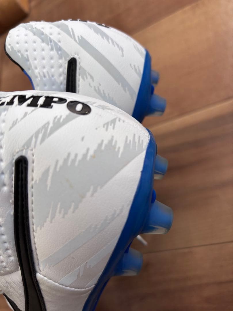 NIKE ティエンポ　サッカースパイクシューズ 25,5㎝