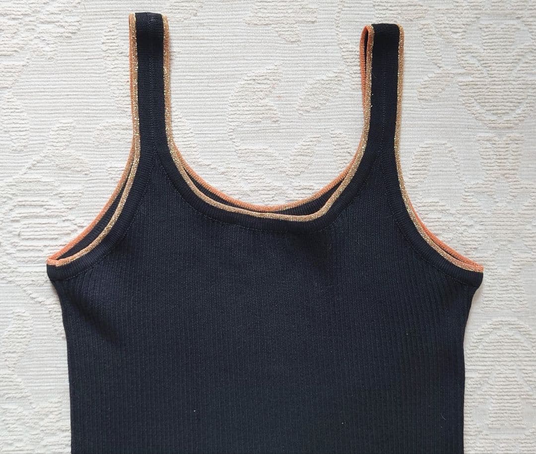 セリーヌ　　タンクトップ　リブニット　イタリー製　黒　ゴールドライン