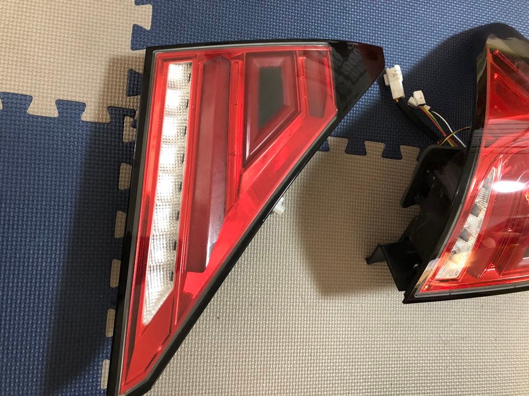 20アルファードクリスタルアイインナーレッド