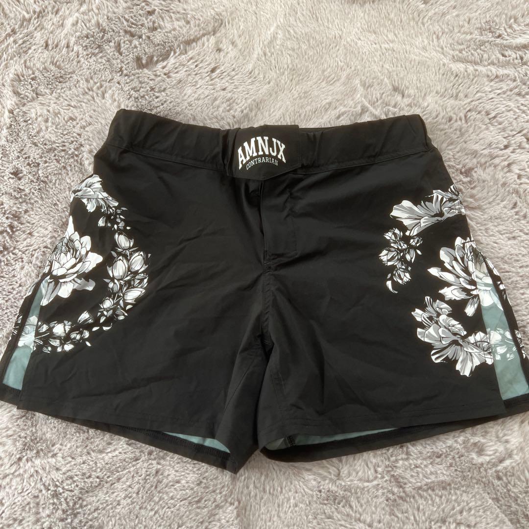 平本蓮　AMNJX 花柄デザイン Mサイズ 黒パンツ