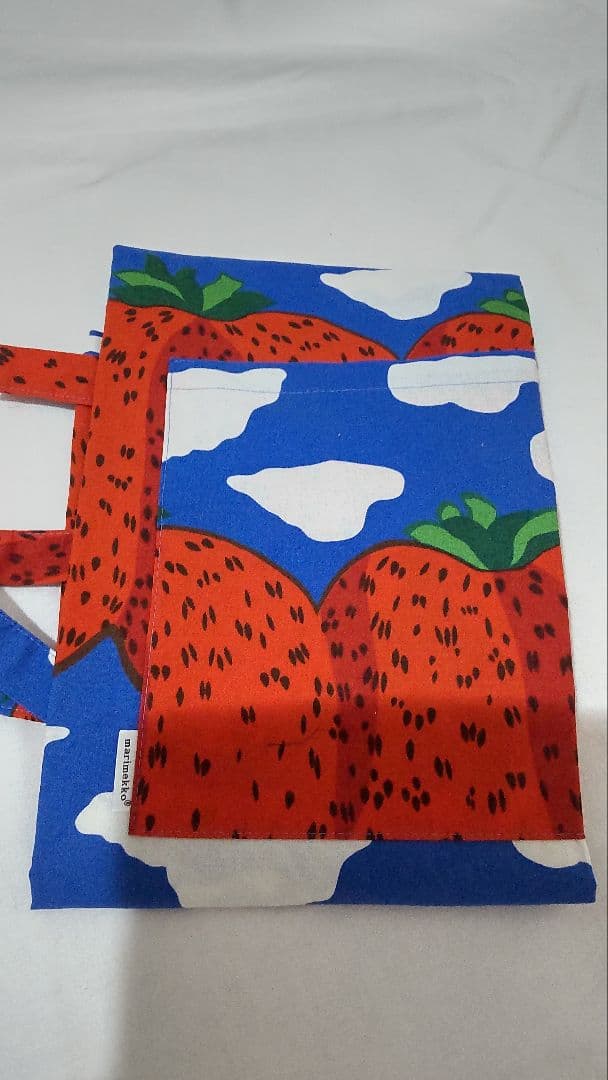 マリメッコ　マンシッカヴォレット エプロン