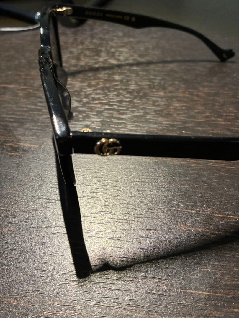 グッチ　ブラックサングラス