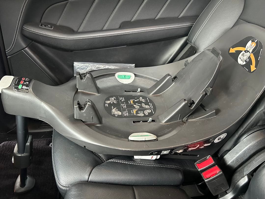 cybex サイベックス　チャイルドシート（ベビーシート）　車載回転台座付き