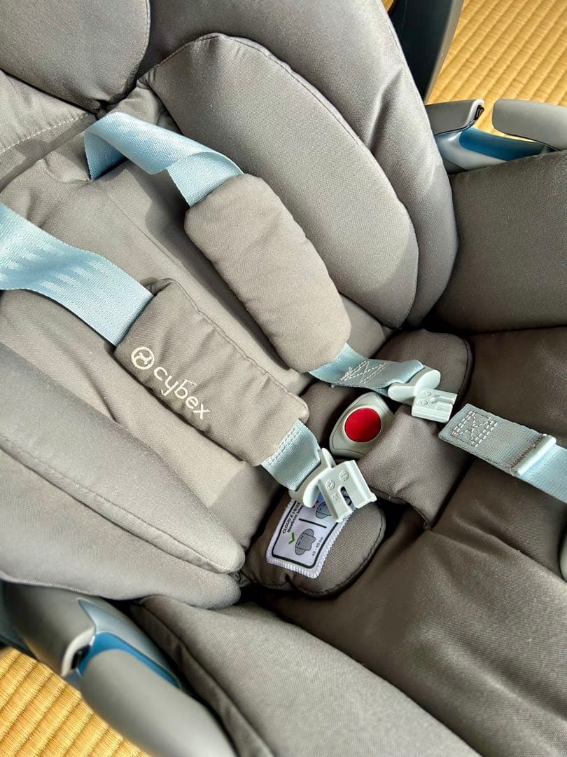 cybex サイベックス　チャイルドシート（ベビーシート）　車載回転台座付き