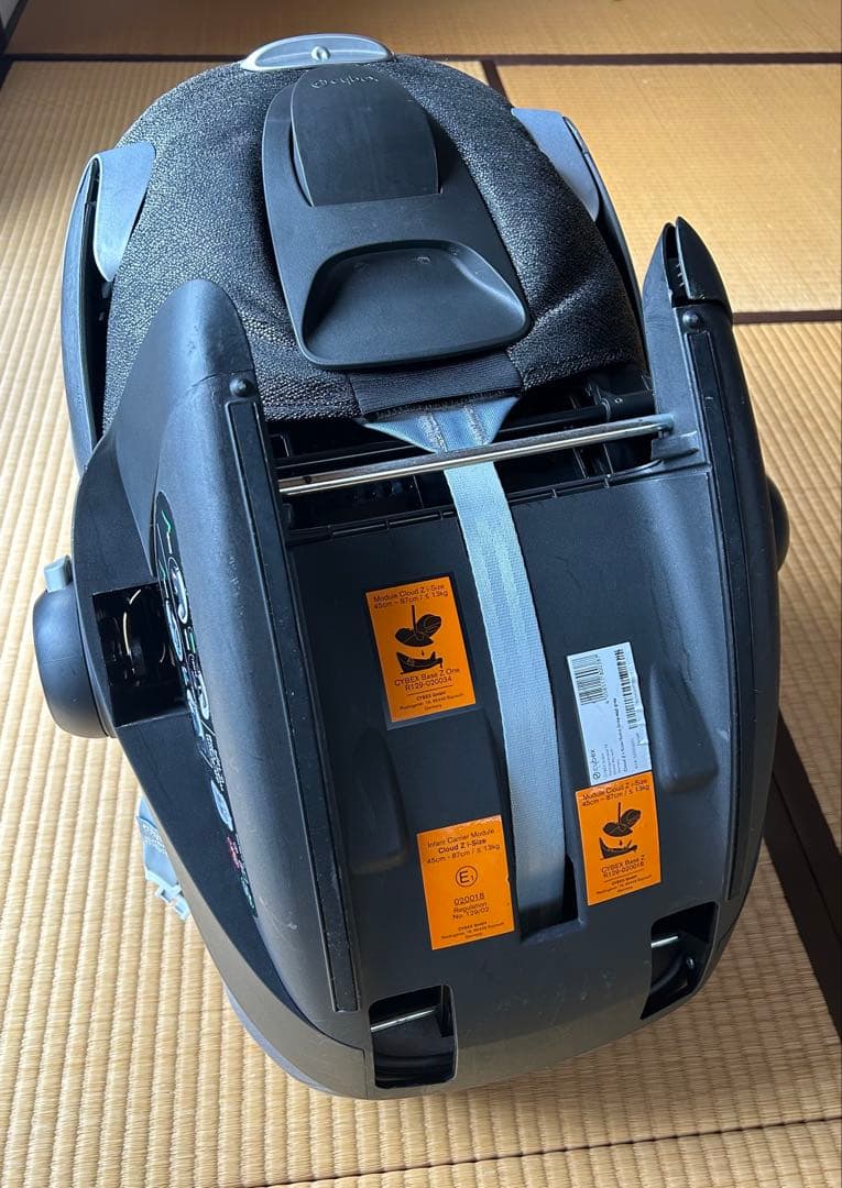 cybex サイベックス　チャイルドシート（ベビーシート）　車載回転台座付き