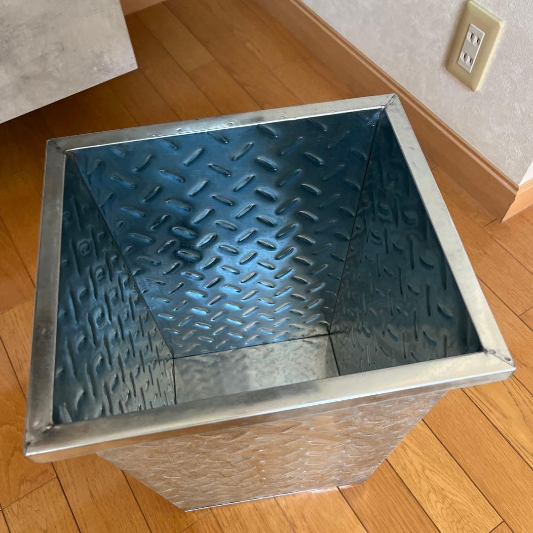 アルミゴミ箱　トラッシュボックス　オシャレ