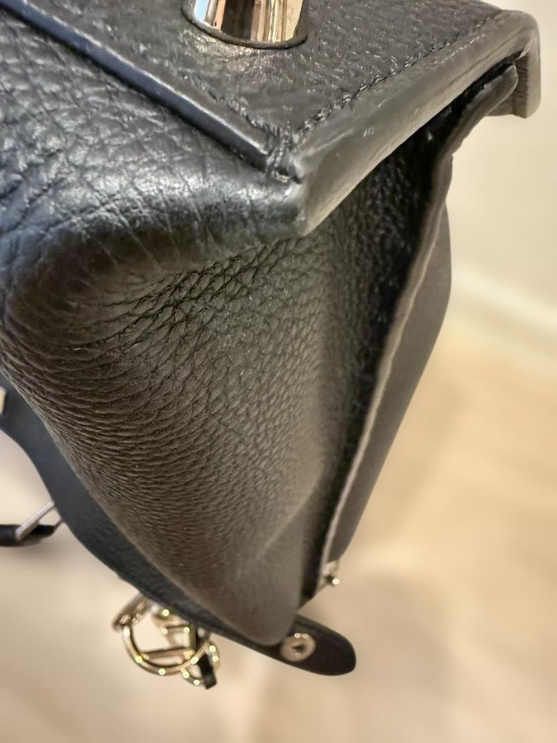 FENDI フェンディ ピーカブー 黒 レザーバッグ ※チャーム付き