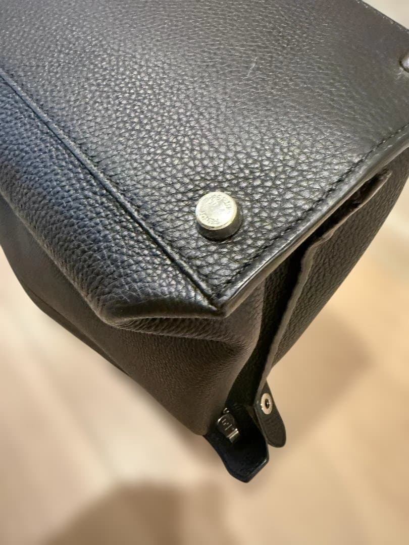 FENDI フェンディ ピーカブー 黒 レザーバッグ ※チャーム付き