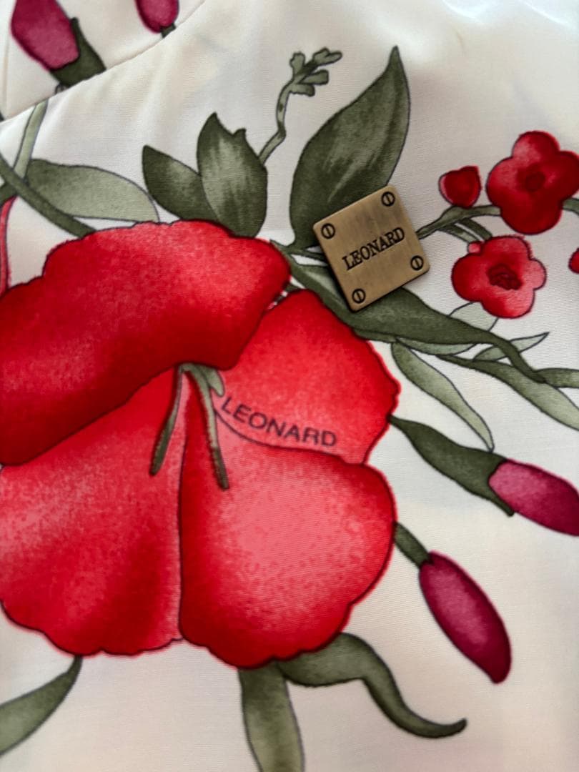 レオナール華やかな春のコート　絹100%　裏地つき　美品