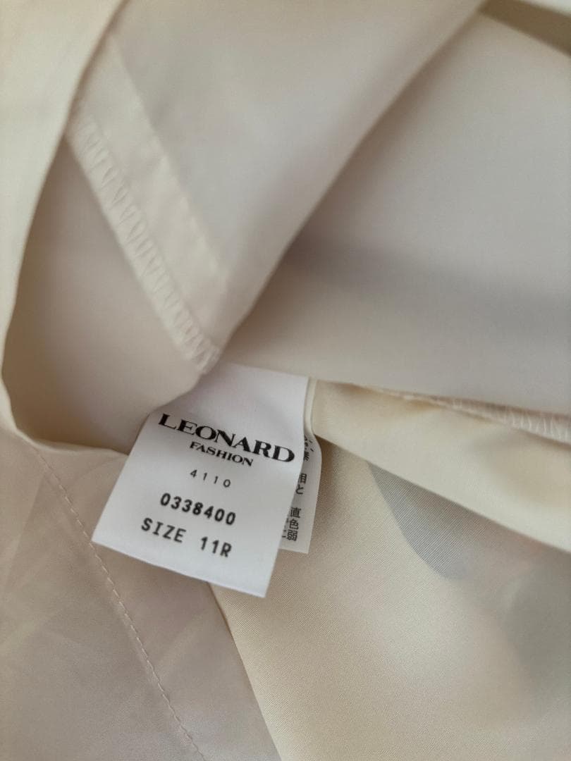 レオナール華やかな春のコート　絹100%　裏地つき　美品