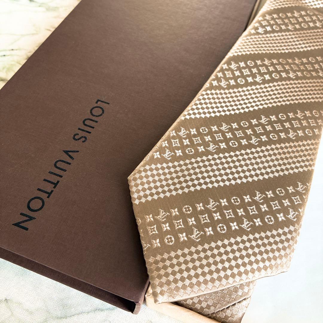 ✨希少✨未使用箱付き✨ルイヴィトン　ダミエミックスモノグラム　ゴールド　ネクタイ