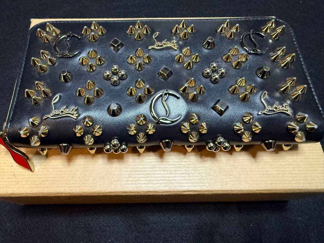 クリスチャンルブタン 長財布 パネトーネ ラウンド レザー ブラック