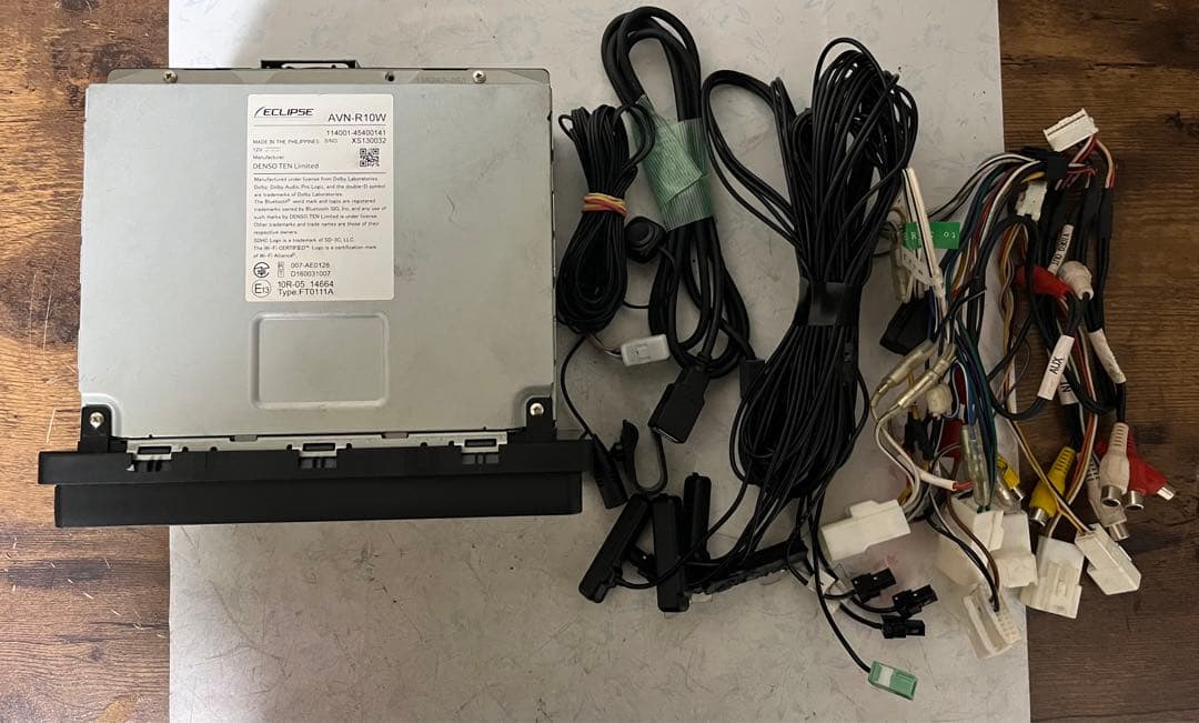 ECLIPSE製ナビ　AVNーR10W { R }