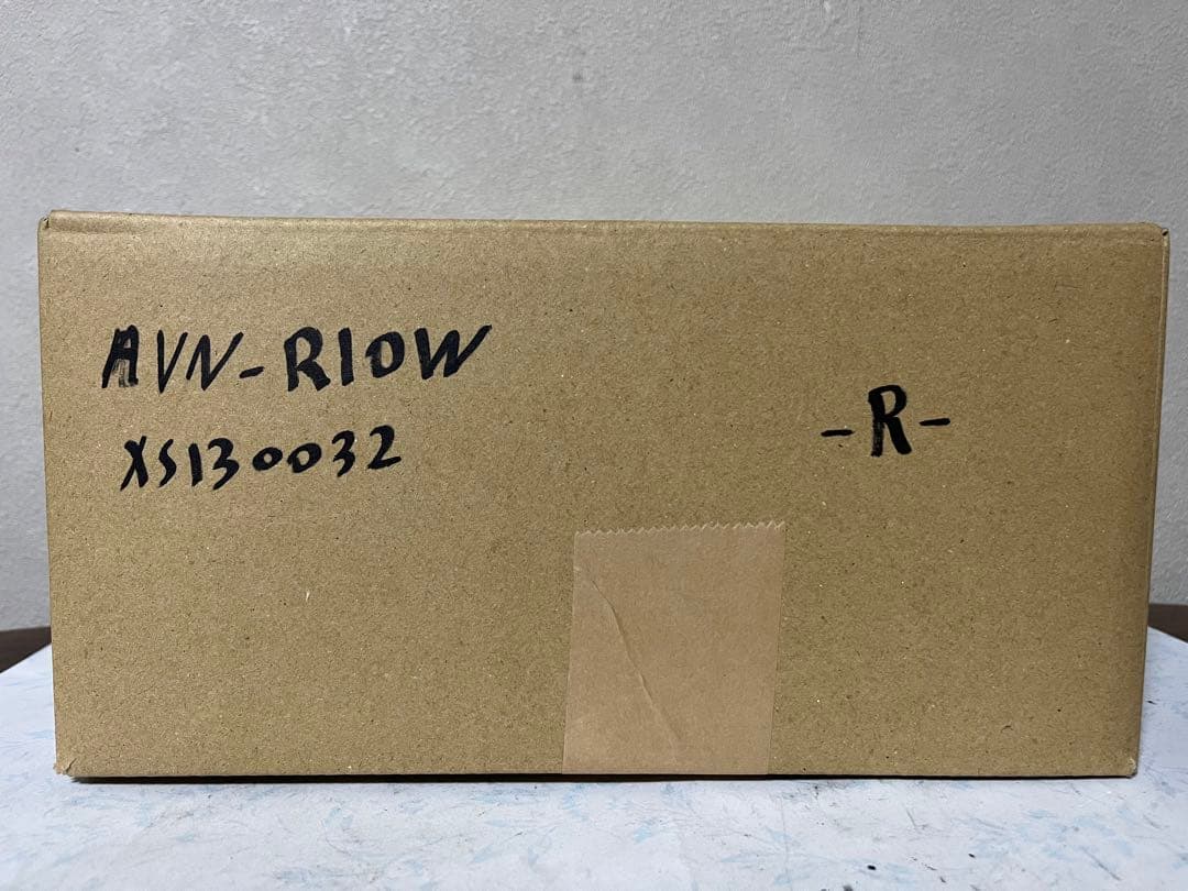 ECLIPSE製ナビ　AVNーR10W { R }