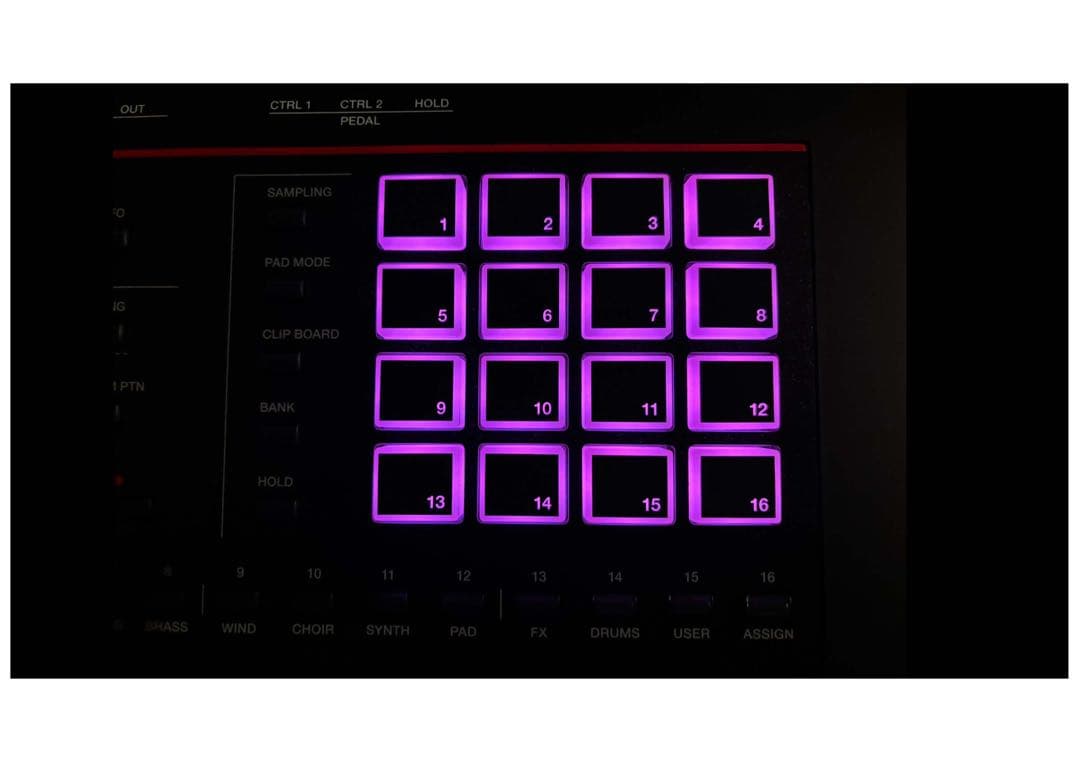 Roland Fantom 07 76鍵シンセサイザー