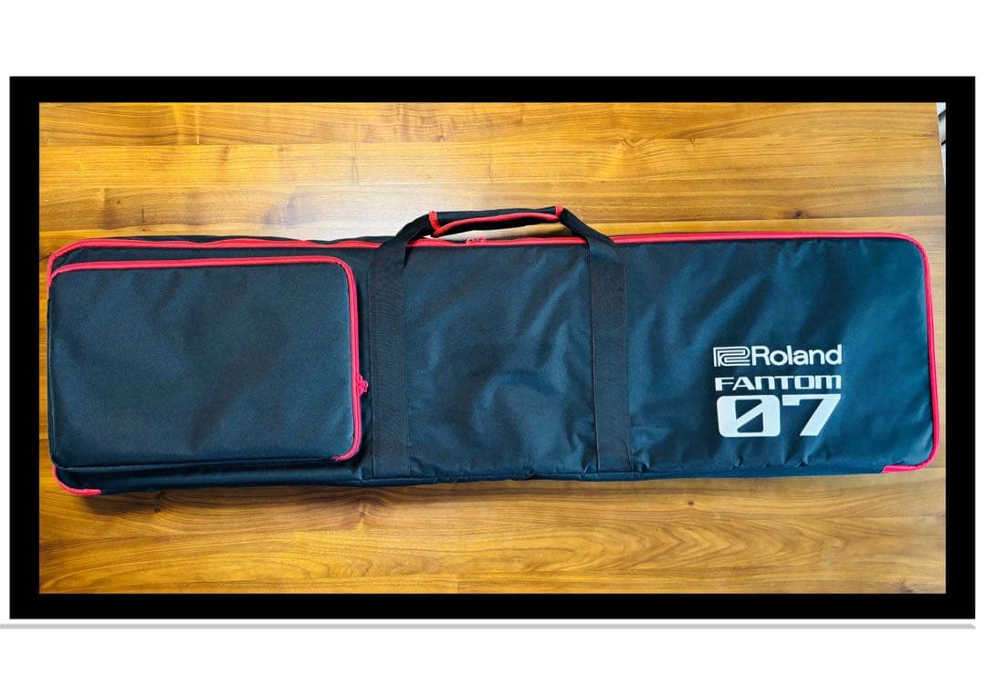 Roland Fantom 07 76鍵シンセサイザー