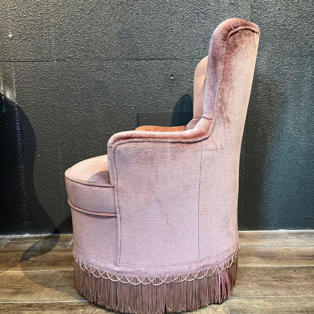 【ITページ】クラシック ピンク フリンジ付き椅子/①