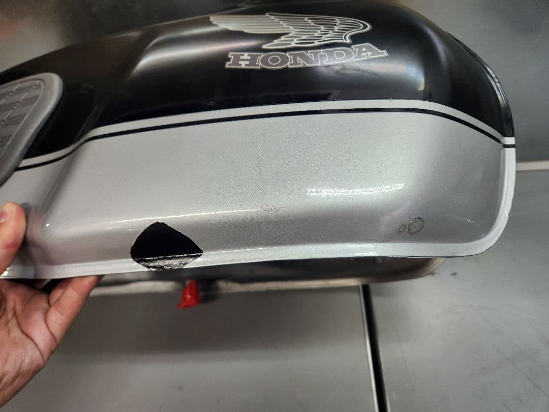 H*o様 GB250 タンク 大きな凹みなし 塗装ベース