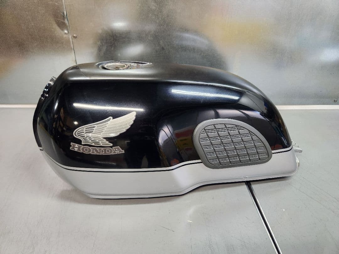 H*o様 GB250 タンク 大きな凹みなし 塗装ベース