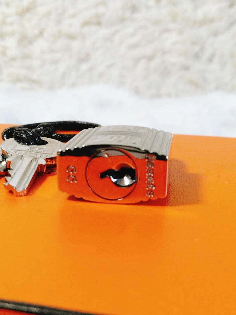 【極美品】未使用に近い HERMES エルメス カデナ　南京錠パドロック