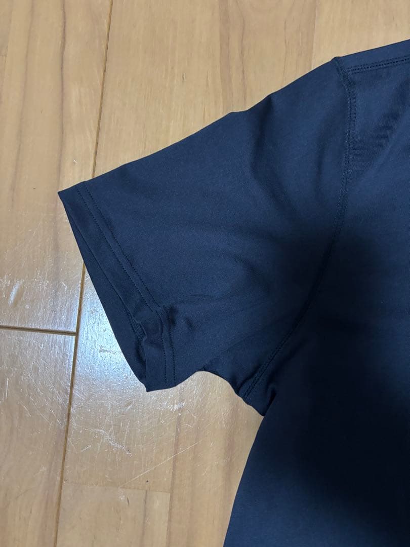 ブリーヒィングモックネックシャツ