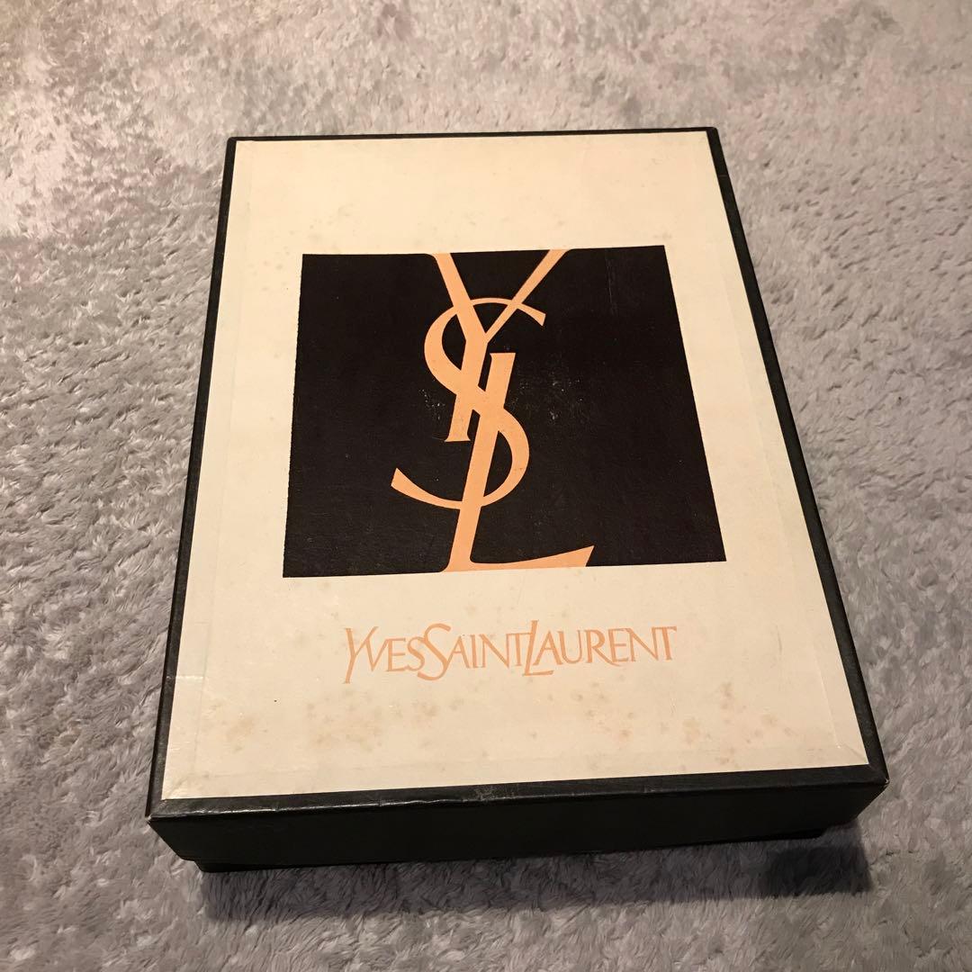 美品！イブサンローラン 赤クラッチバッグ