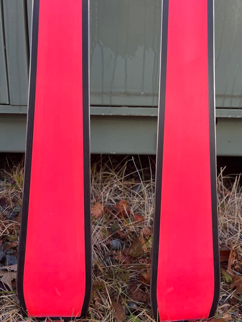 コマタロ。ATOMIC REDSTER スキー板165cm ビンディング付