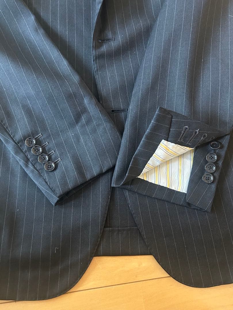 【BEAMS F】シングル3ボタン段返りsize52 ダークグレーピンストライプ