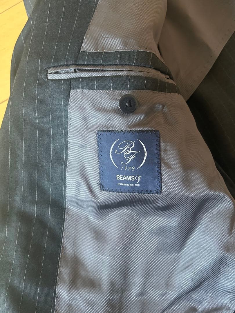 【BEAMS F】シングル3ボタン段返りsize52 ダークグレーピンストライプ