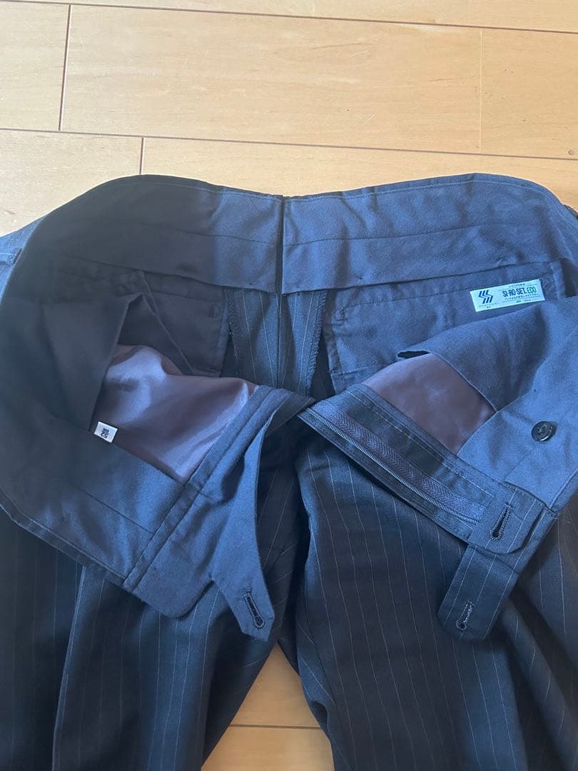 【BEAMS F】シングル3ボタン段返りsize52 ダークグレーピンストライプ