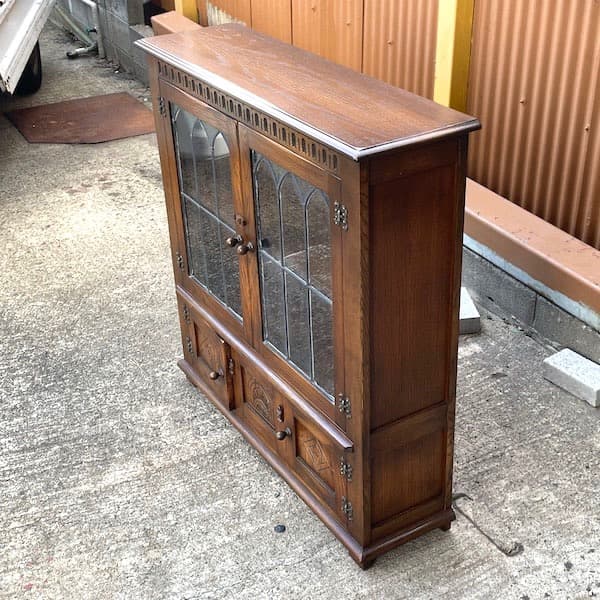 イギリスアンティーク　ガラスサイドボード　食器棚　無垢材　キャビネット　木良久