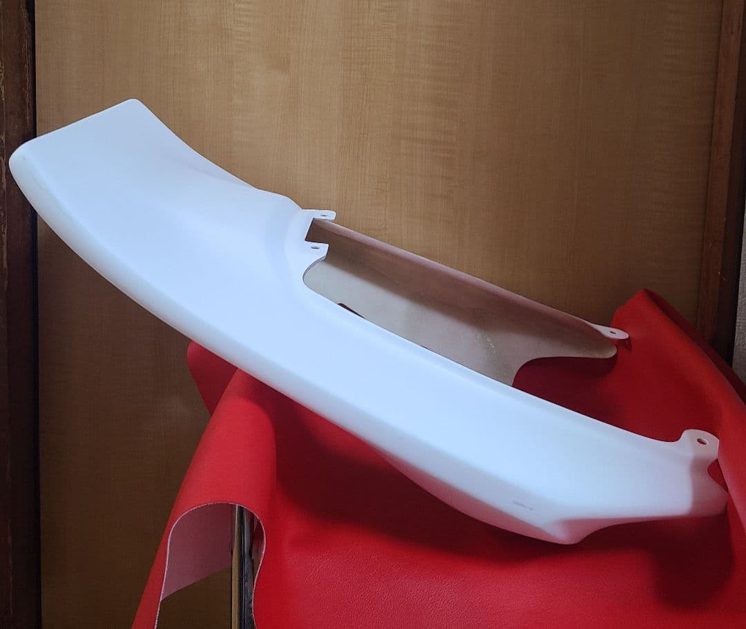 nc39 spec3 , nc42前期　ハネテールカウル（穴無し）